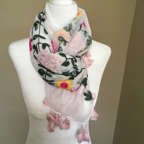 Rebecca Minkoff Flower Embroidered Scarf, New - Picture 1 of 4